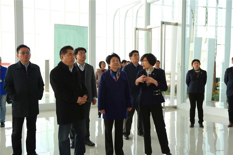 常务副省长黄莉新赴红桃国际药业调研强调：将国药精髓发扬光大