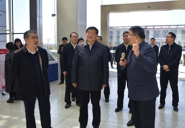 省委书记娄勤俭莅临红桃国际药业视察调研